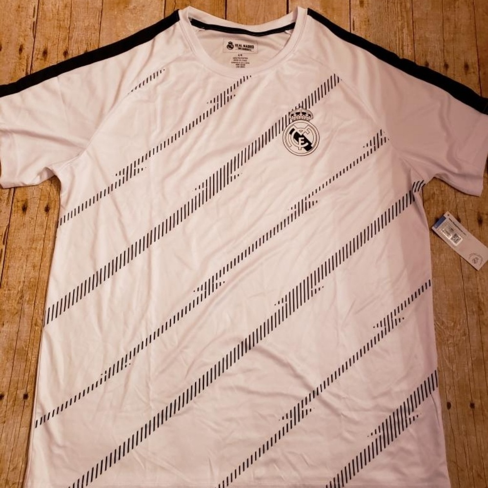 Real Madrid Jersey Mens Size L NWT